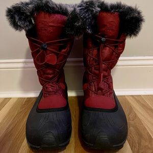 Womens size 9 red and black winter boots